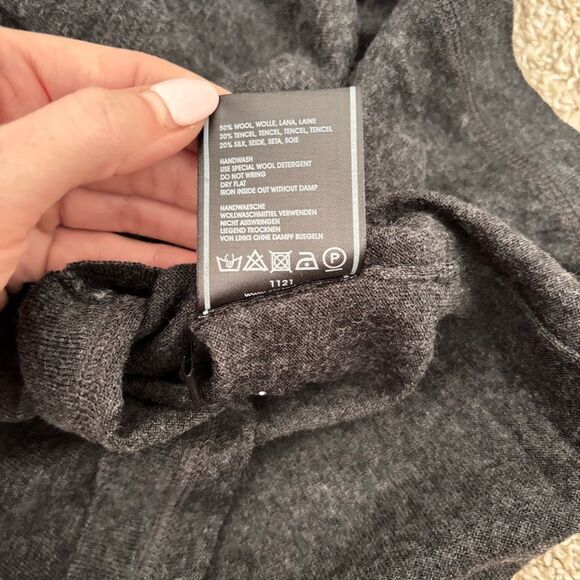 CLOSED Wool/Silk Blend Sweater Size S Gray Pullover - Picture 5 of 5